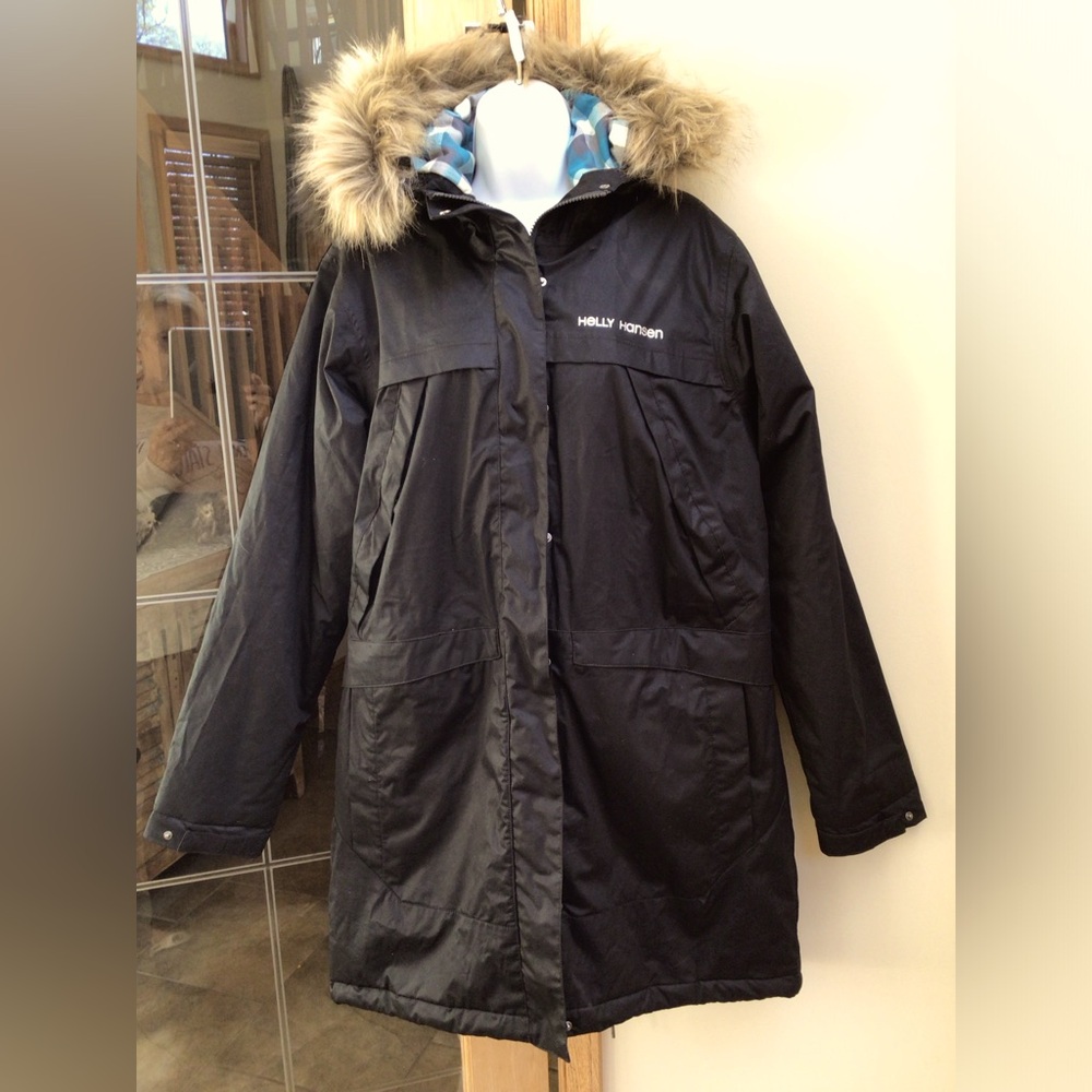 Helly Hansen ladies hooded parka. NWOT.